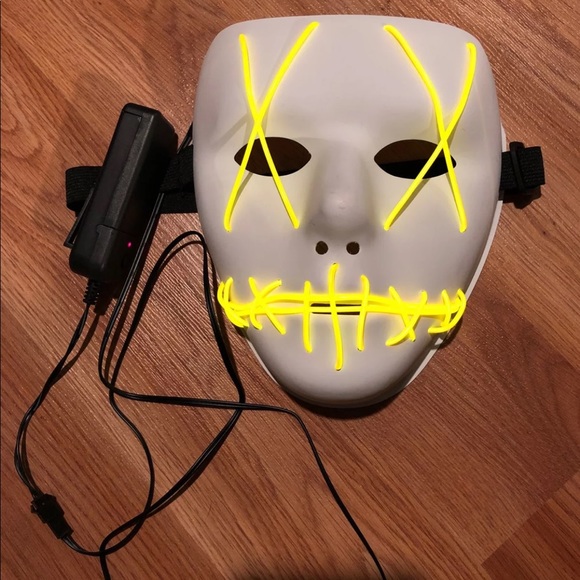 Halloween Mask - Picture 2 of 2
